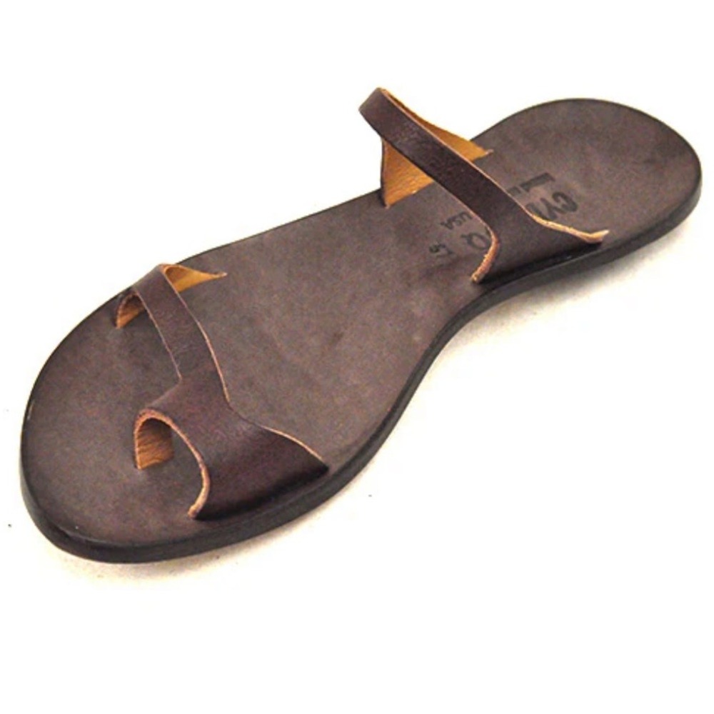 NWOT CYDWOQ Bare-C Artsy Handmade Leather Sandals Made in USA Brown Size 37‎